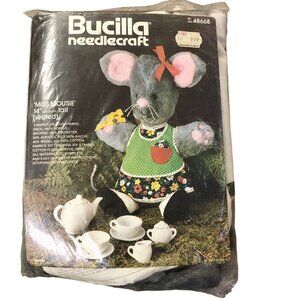 Vintage Bucilla Needlecraft Miss Mouse NEW 48668